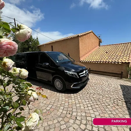 Horizon - Panoramic Overlooking With Sea Views & Pool - Free Parking